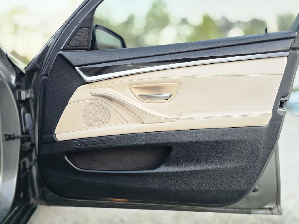 2014 BMW 5 Series Image 22