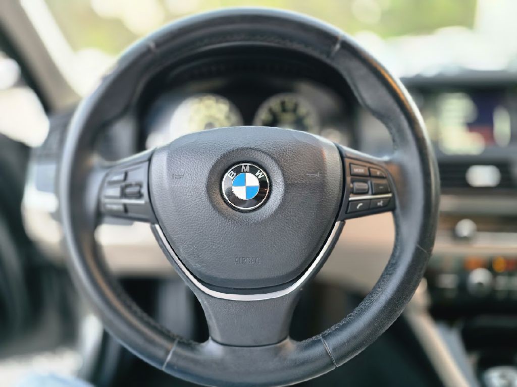 2014 BMW 5 Series Image 30