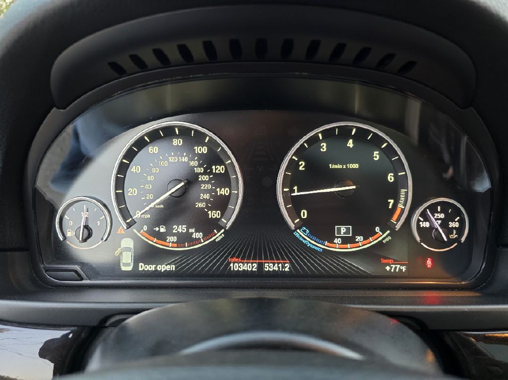 2014 BMW 5 Series Image 31