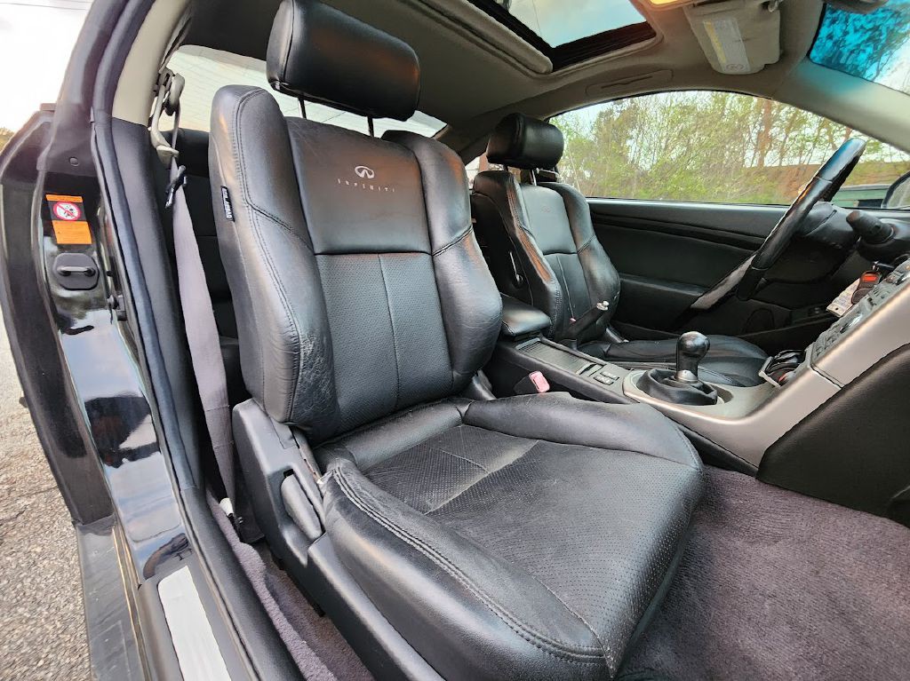 2004 INFINITI G35 Image 21