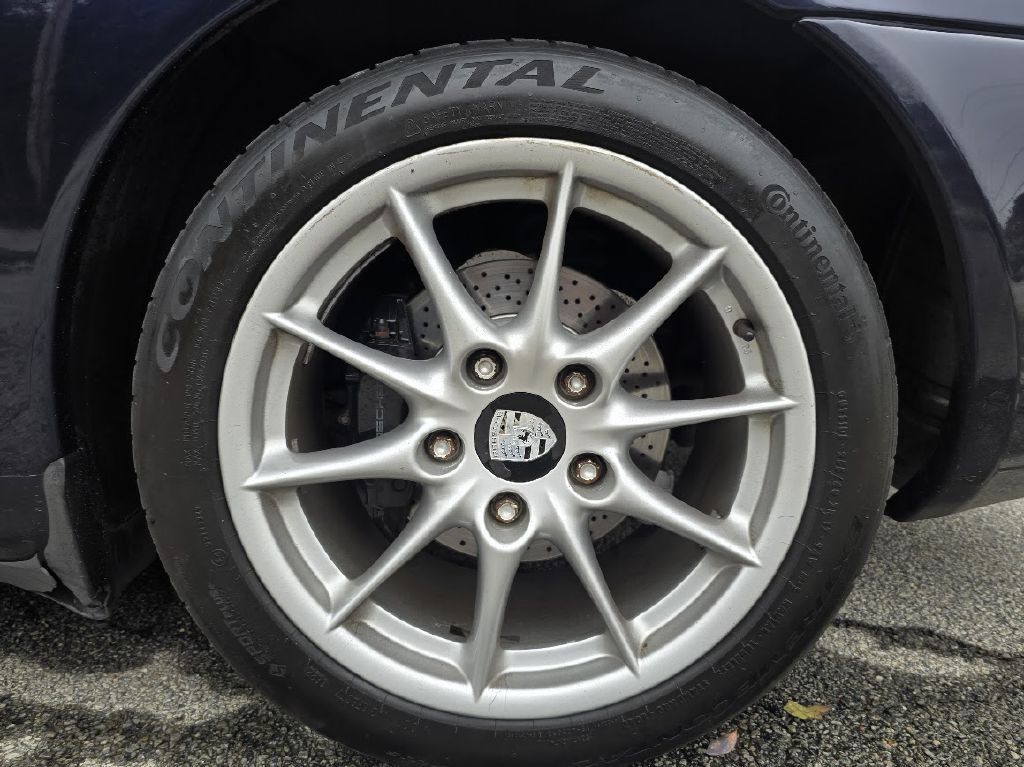 2002 Porsche 911 Image 16