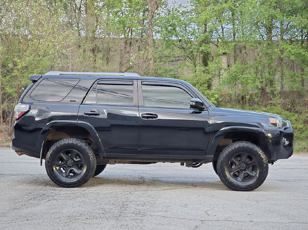 2018 Toyota 4Runner Image 8