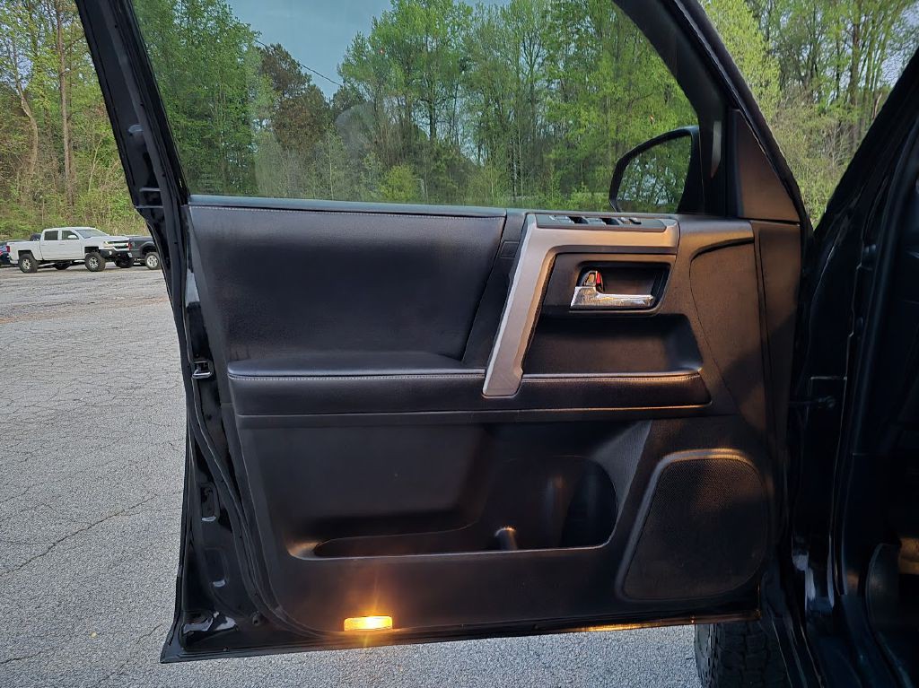 2018 Toyota 4Runner Image 16