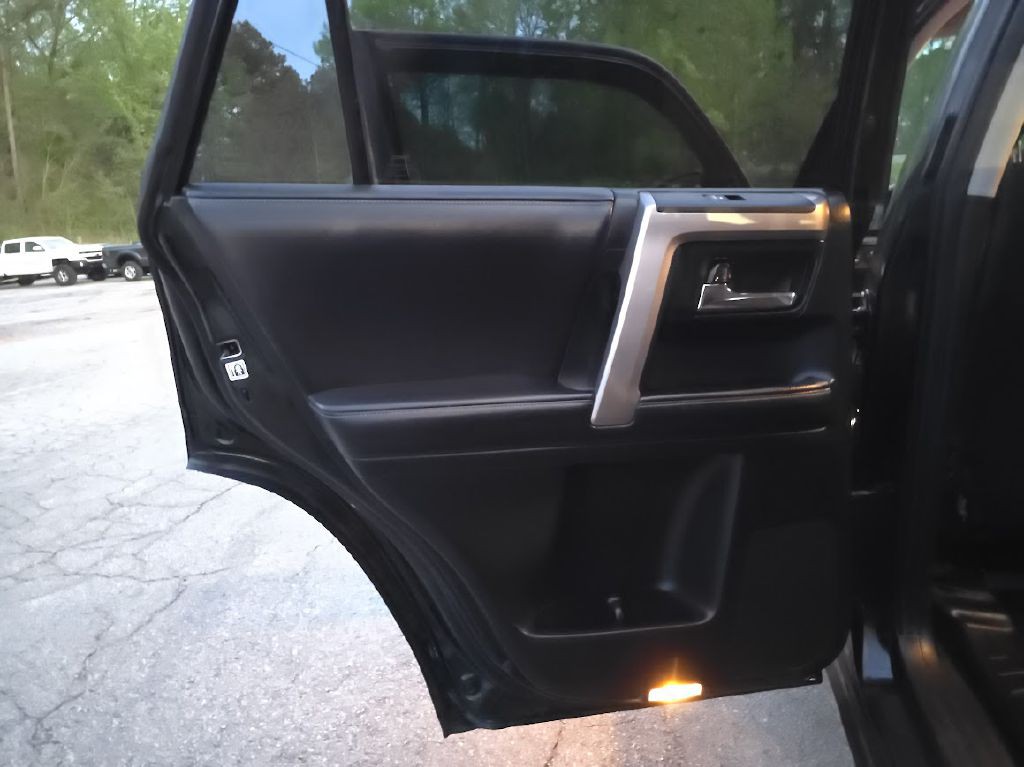 2018 Toyota 4Runner Image 17