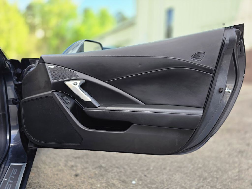 2014 Chevrolet Corvette Image 18