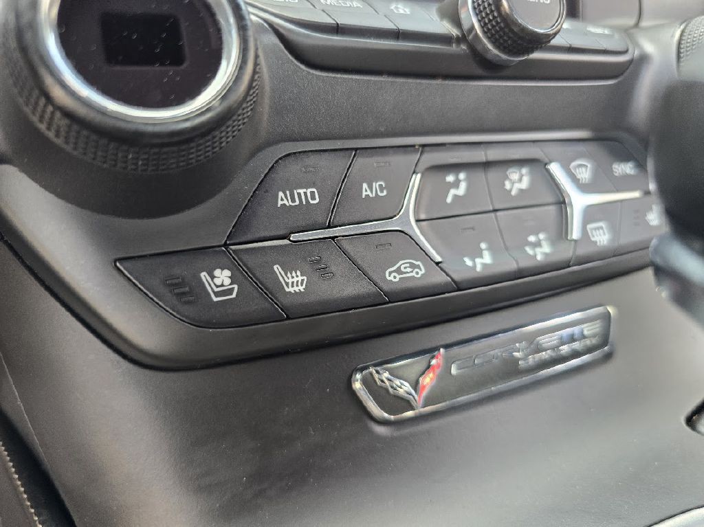 2014 Chevrolet Corvette Image 22