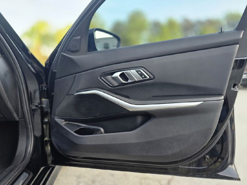 2020 BMW 3 Series Image 16
