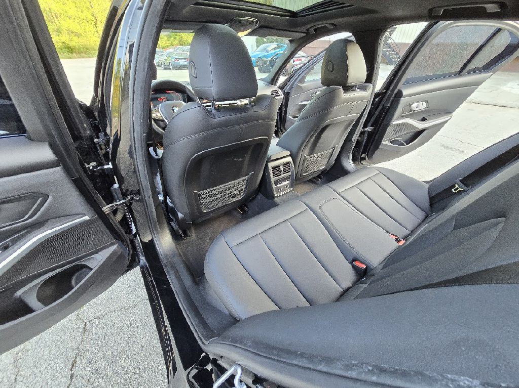 2020 BMW 3 Series Image 19