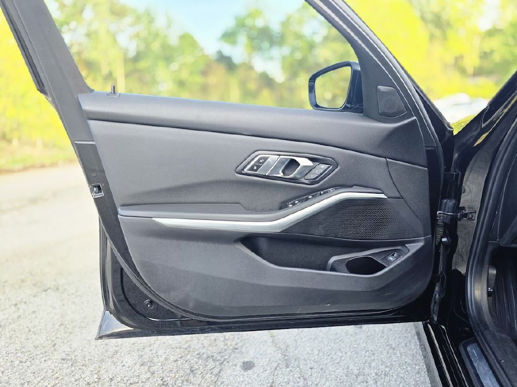 2020 BMW 3 Series Image 24