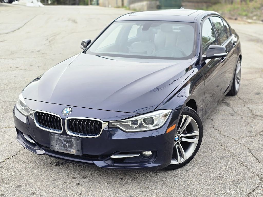 2012 BMW 3 Series Image 3