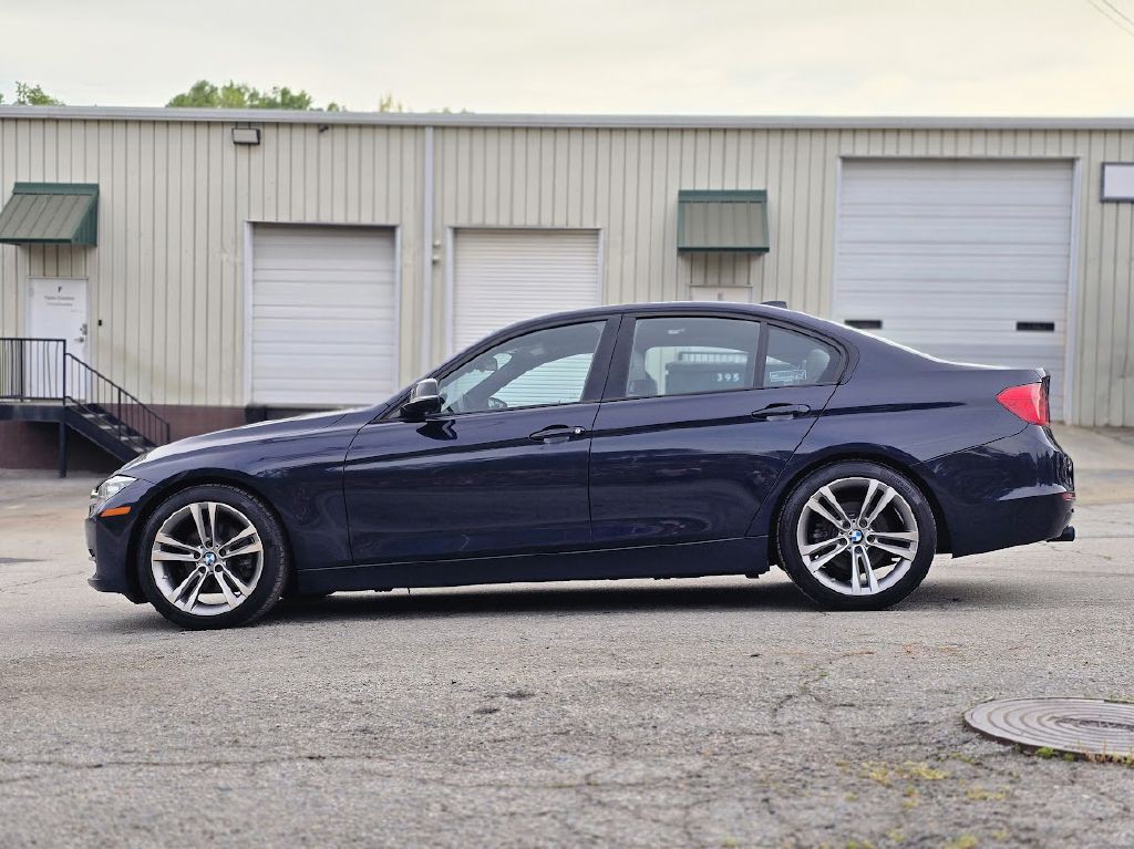 2012 BMW 3 Series Image 4