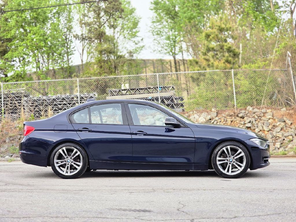 2012 BMW 3 Series Image 7