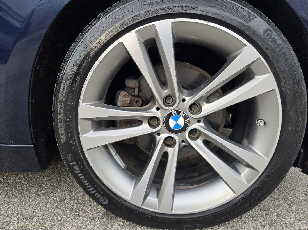 2012 BMW 3 Series Image 13