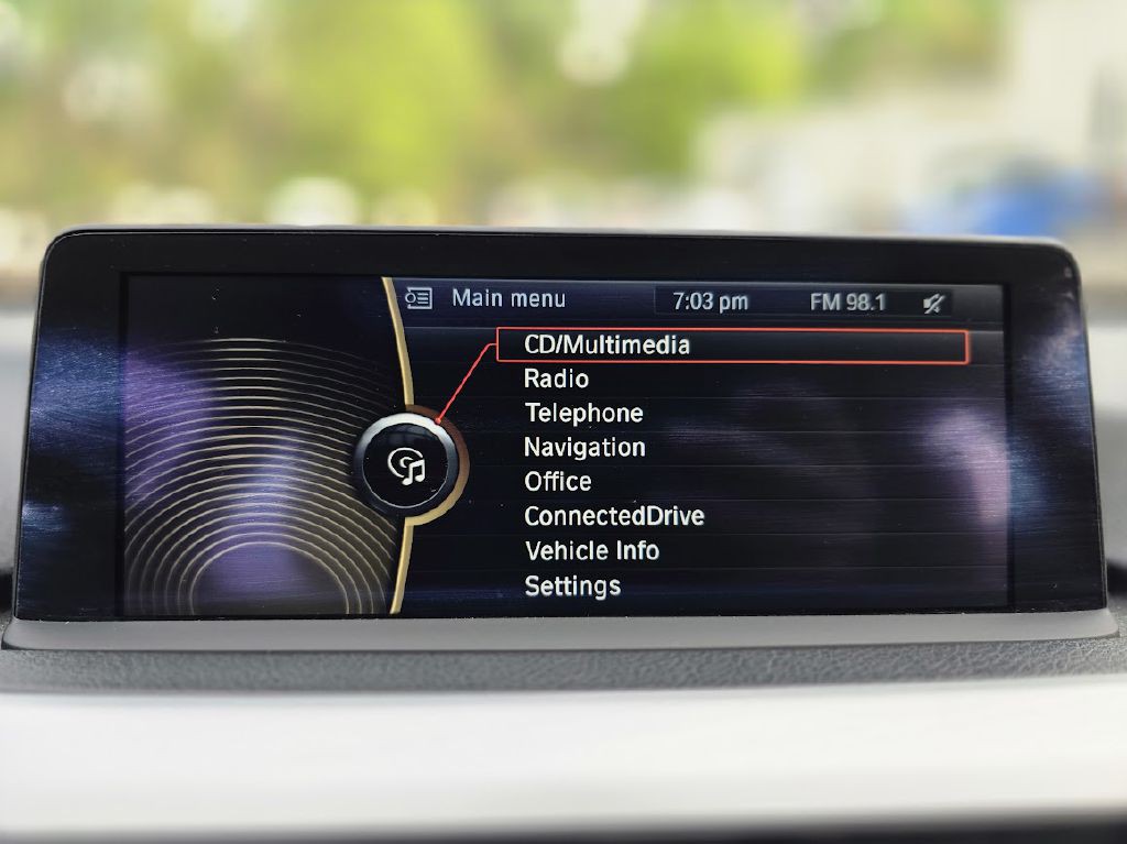 2012 BMW 3 Series Image 23