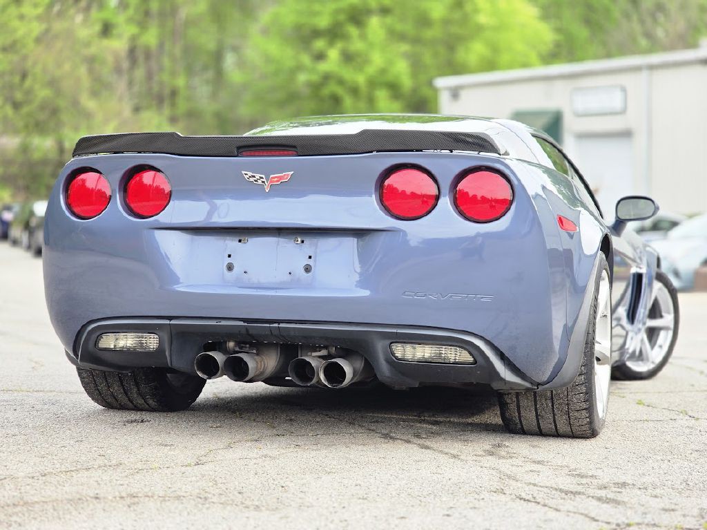 2011 Chevrolet Corvette Image 3