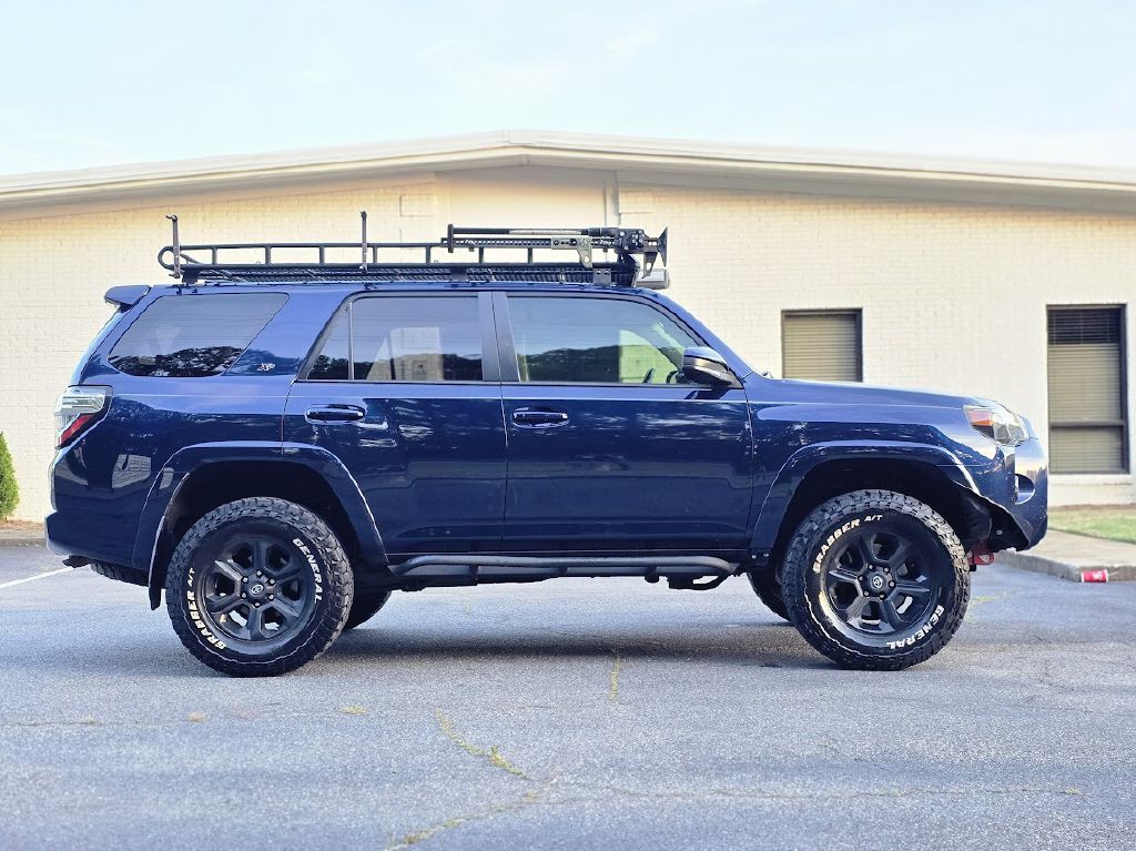 2016 Toyota 4Runner Image 10