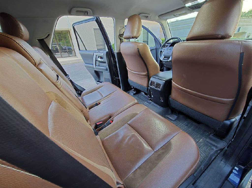 2016 Toyota 4Runner Image 25