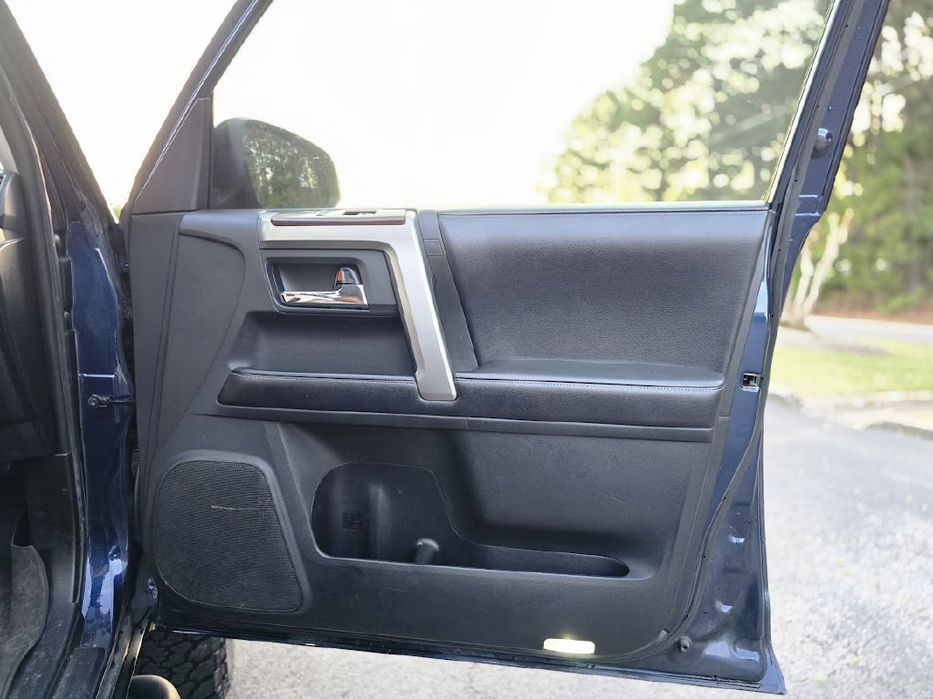 2016 Toyota 4Runner Image 27