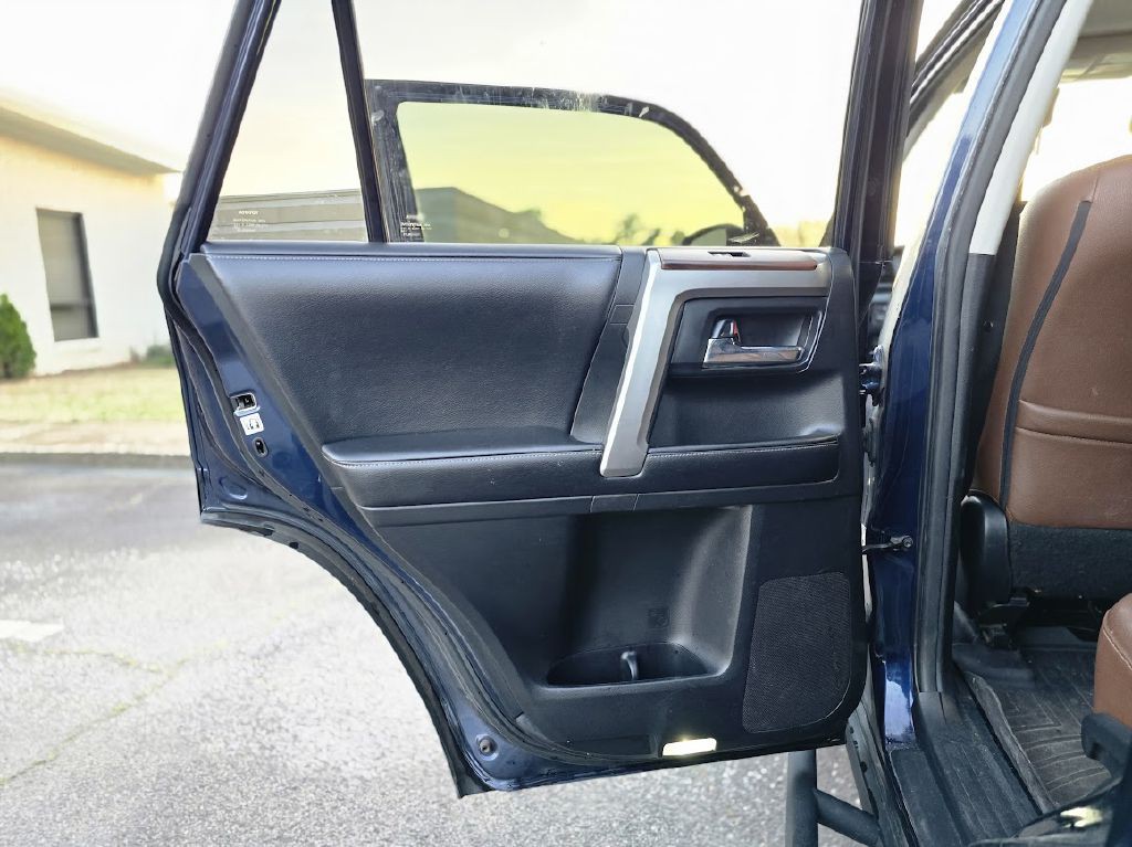 2016 Toyota 4Runner Image 29