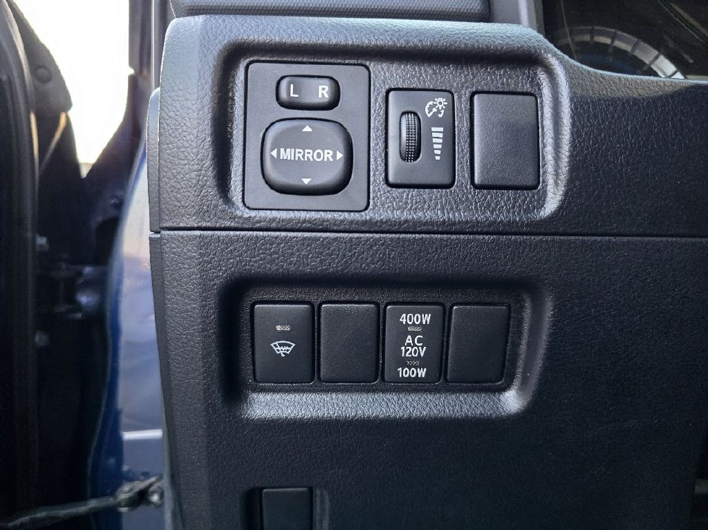 2016 Toyota 4Runner Image 31