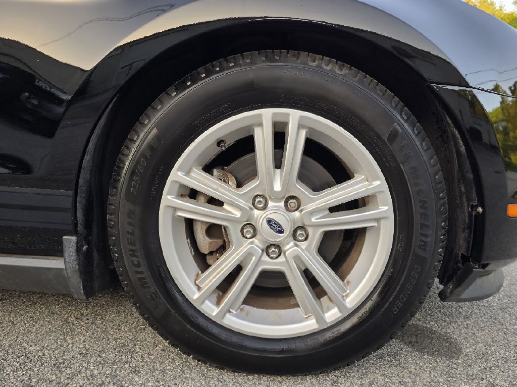 2012 Ford Mustang Image 17