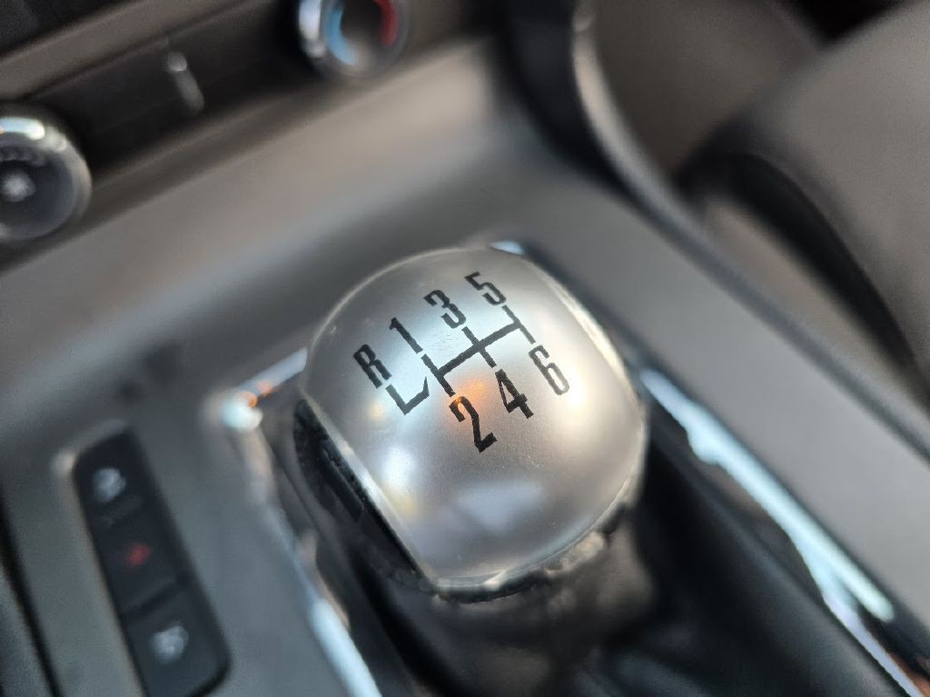 2012 Ford Mustang Image 24