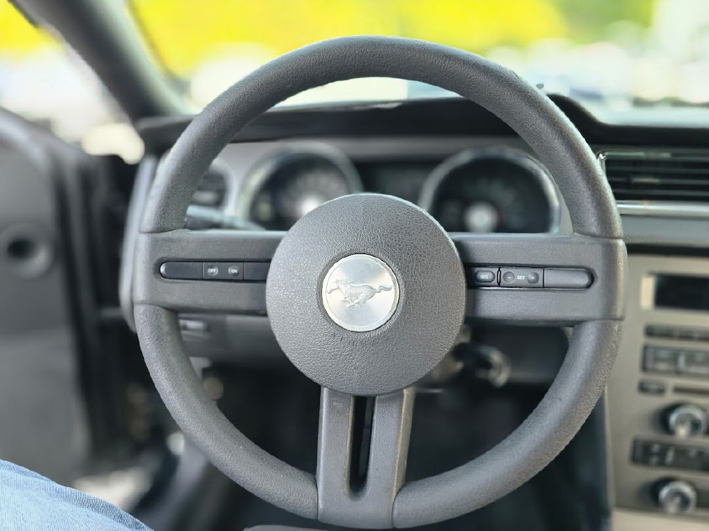 2012 Ford Mustang Image 26