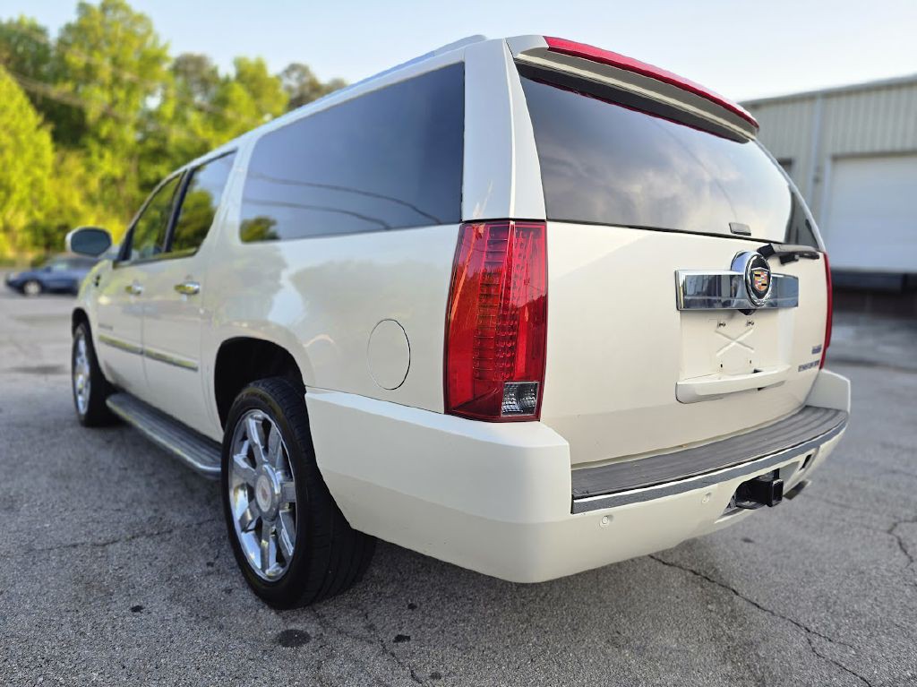 2013 Cadillac Escalade Image 6