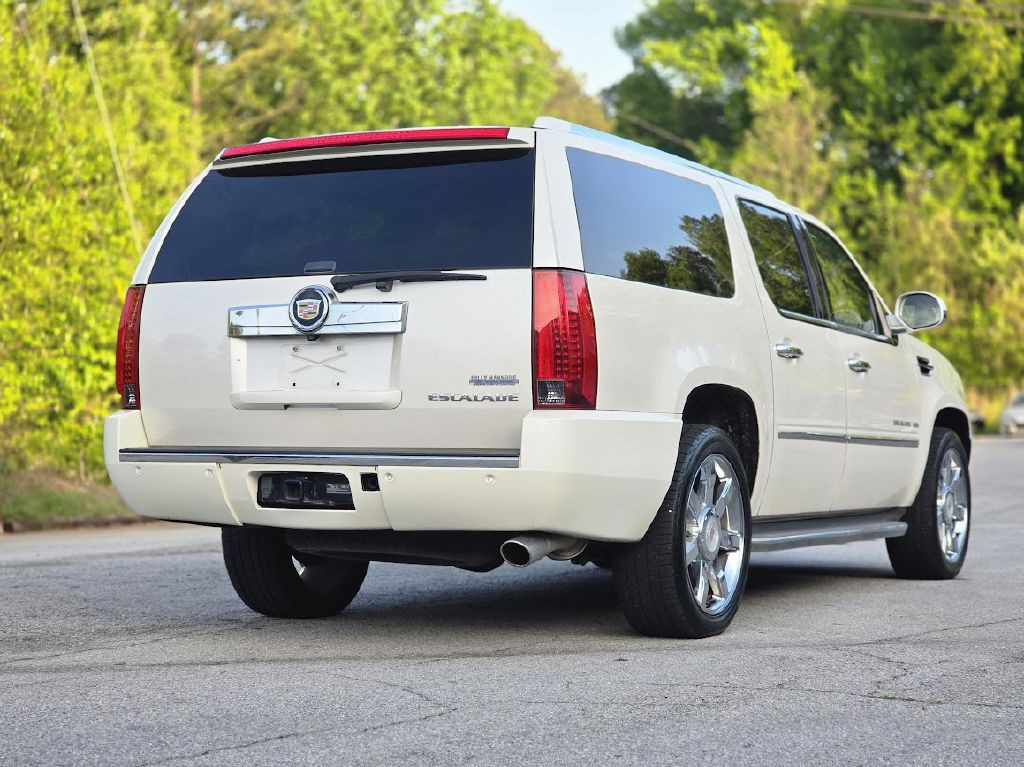 2013 Cadillac Escalade Image 8