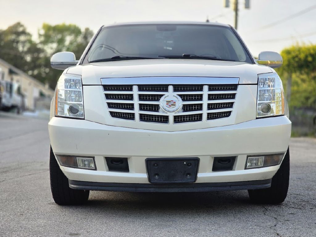 2013 Cadillac Escalade Image 12