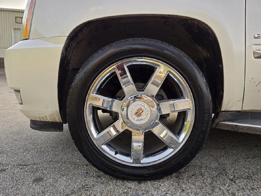 2013 Cadillac Escalade Image 14