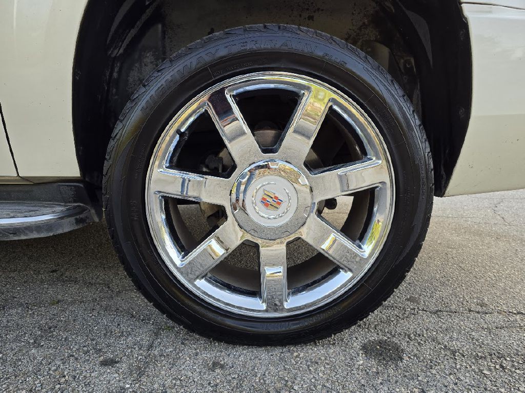 2013 Cadillac Escalade Image 15