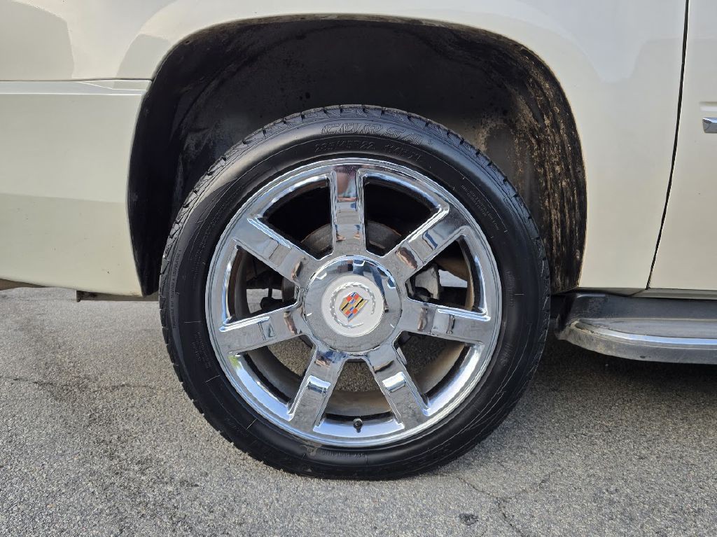 2013 Cadillac Escalade Image 16