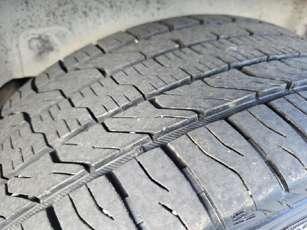 2013 Cadillac Escalade Image 17