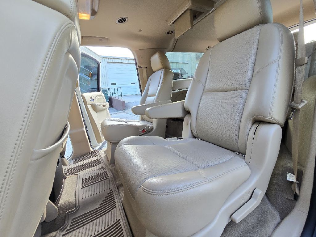 2013 Cadillac Escalade Image 23