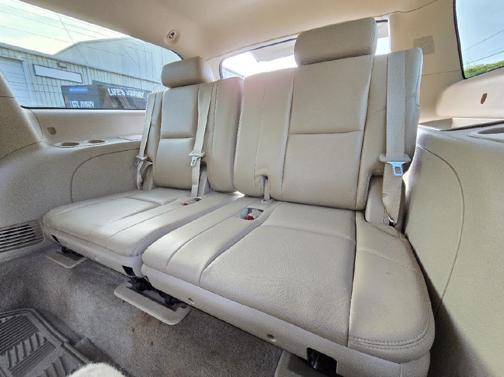 2013 Cadillac Escalade Image 24