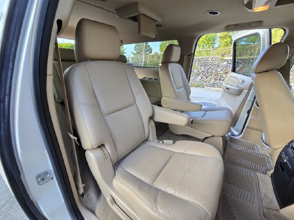 2013 Cadillac Escalade Image 27