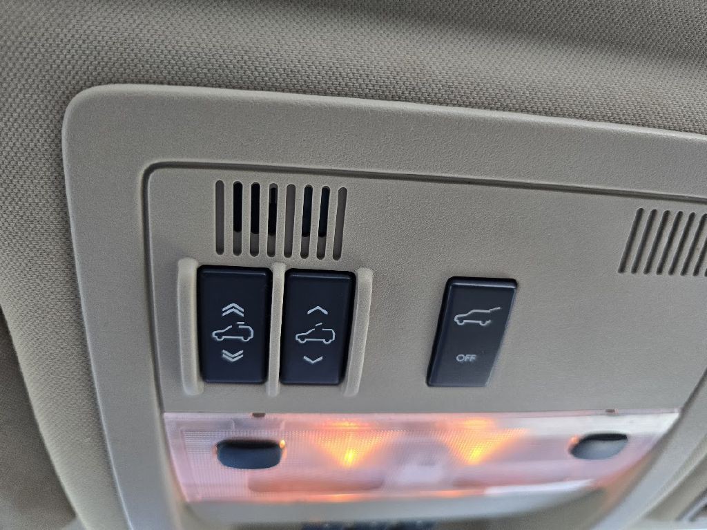 2013 Cadillac Escalade Image 39