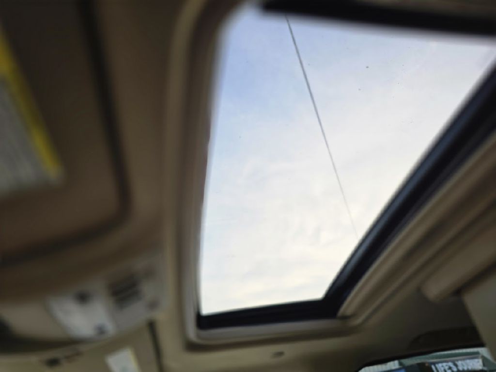 2013 Cadillac Escalade Image 40