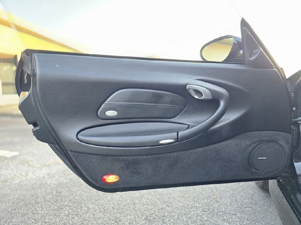 2002 Porsche 911 Image 28