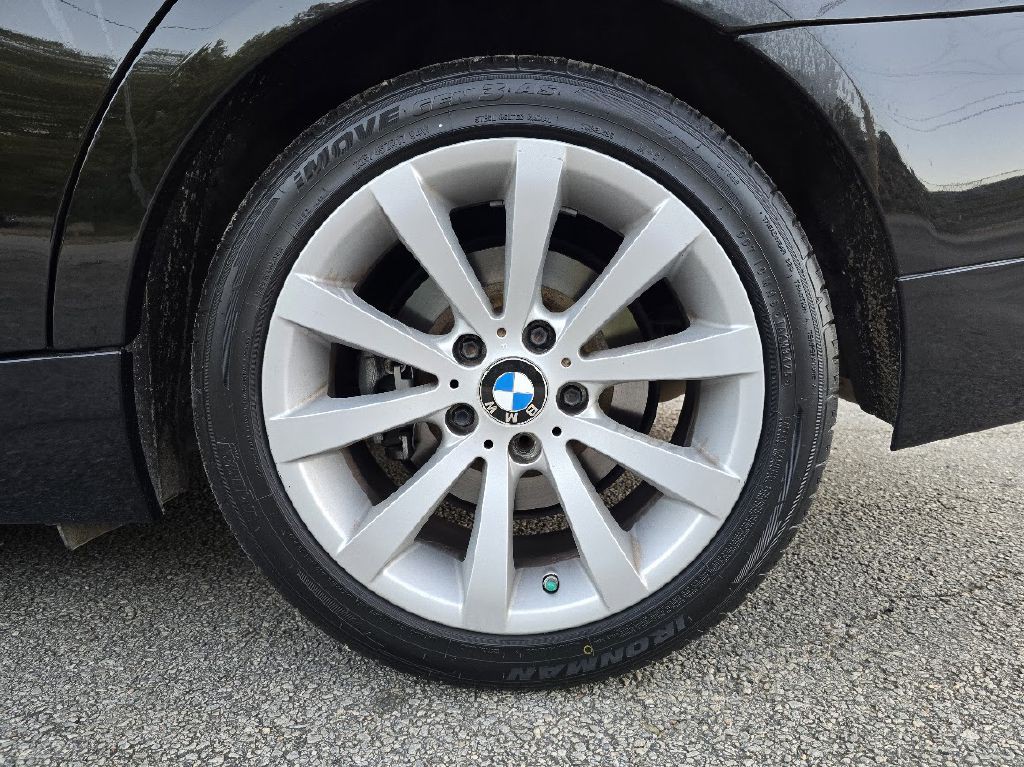 2009 BMW 3 Series Image 13