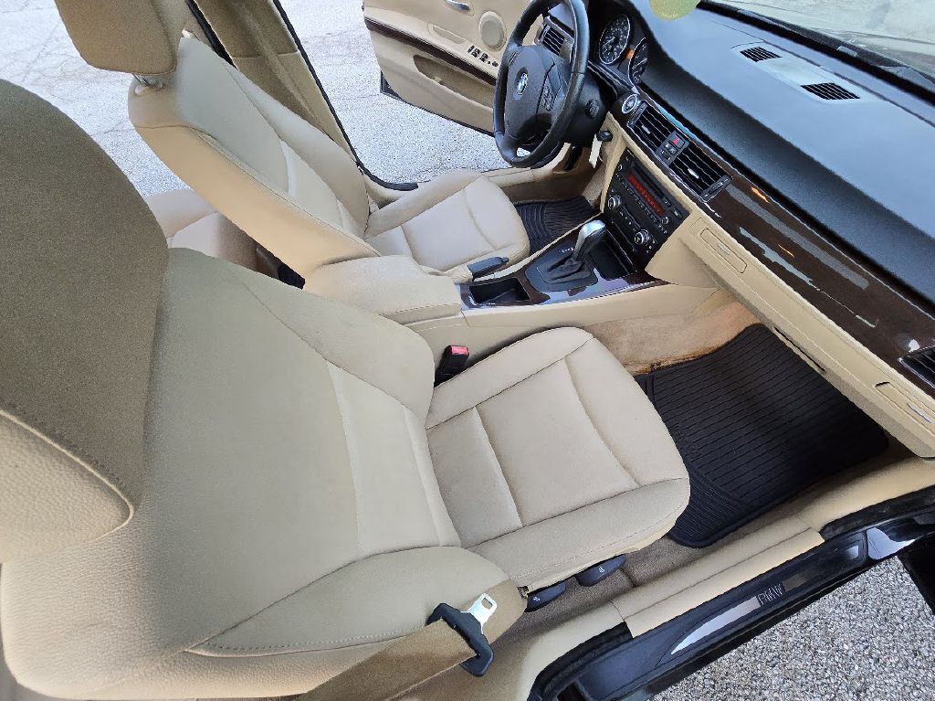 2009 BMW 3 Series Image 17