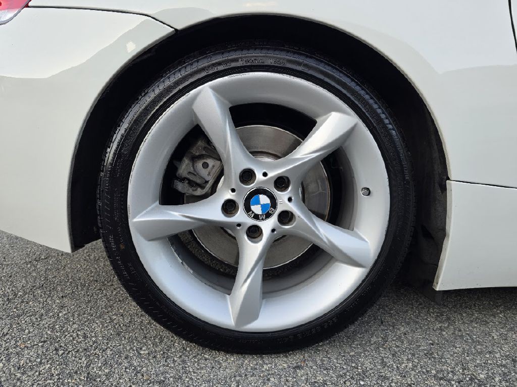 2011 BMW Z4 Image 21