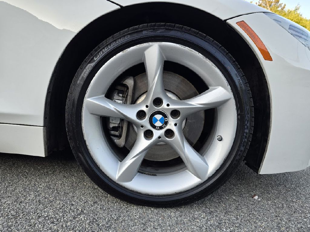 2011 BMW Z4 Image 22