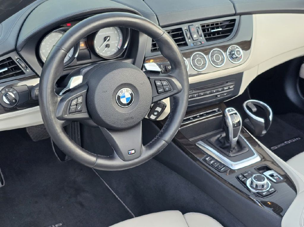 2011 BMW Z4 Image 24