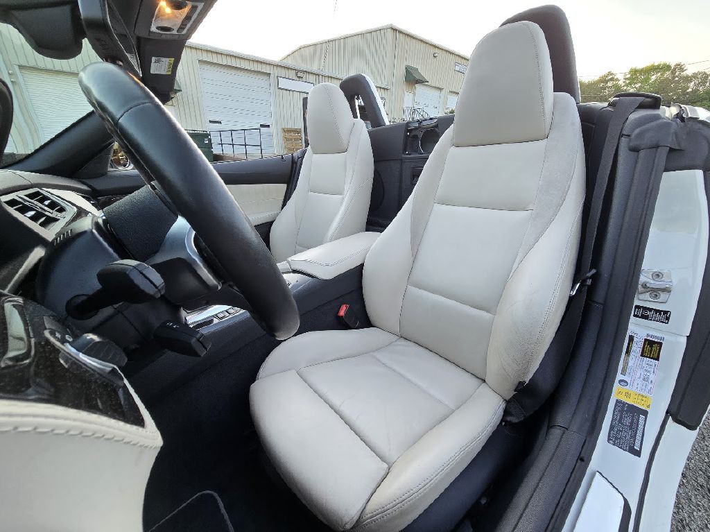 2011 BMW Z4 Image 25