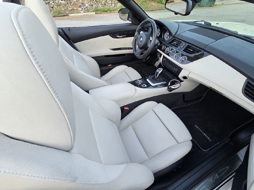 2011 BMW Z4 Image 27