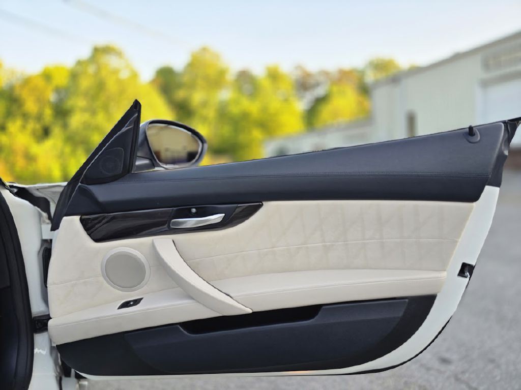 2011 BMW Z4 Image 29