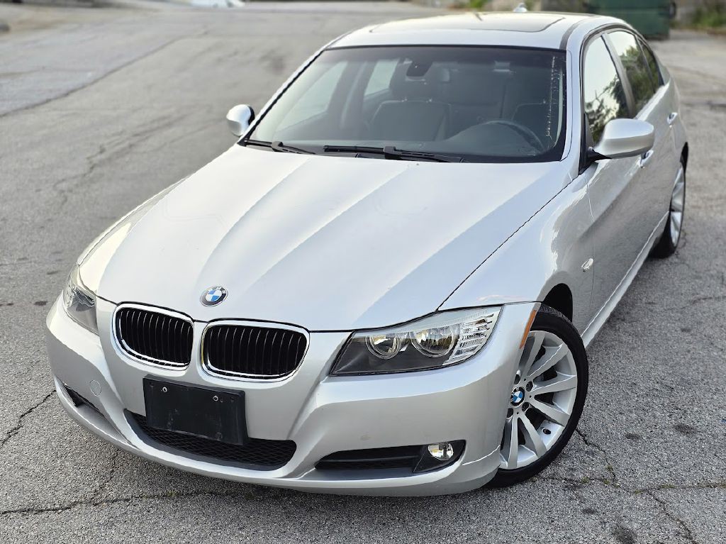 2009 BMW 3 Series Image 2