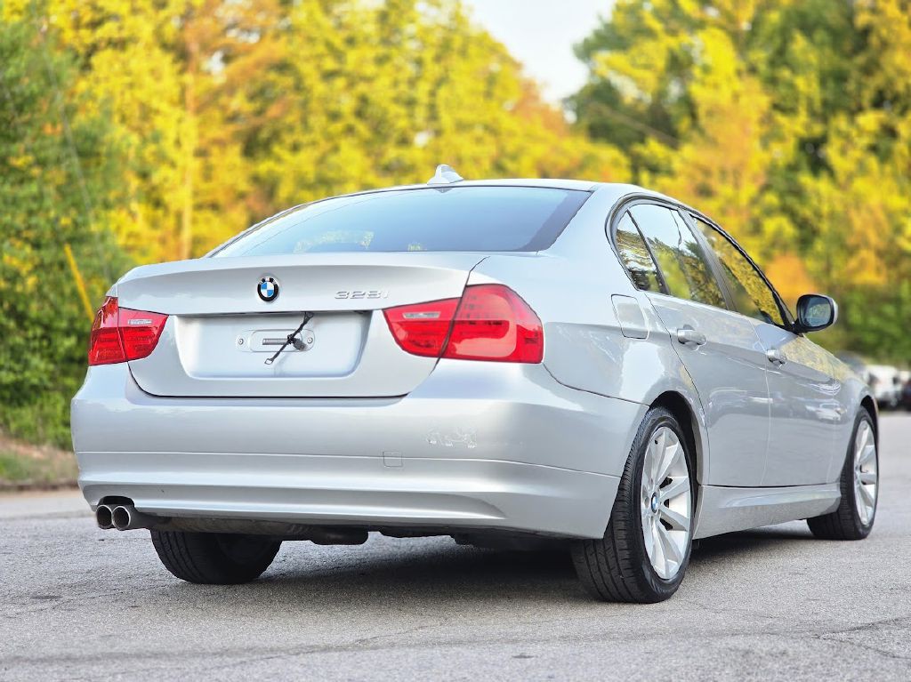 2009 BMW 3 Series Image 10